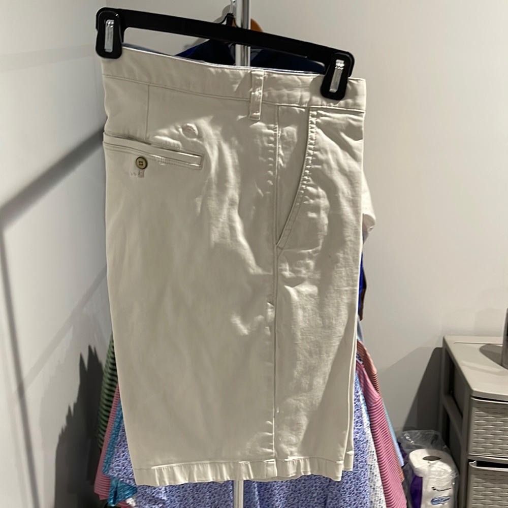 Tommy Bahama Boracay 12-Inch Chino Shorts